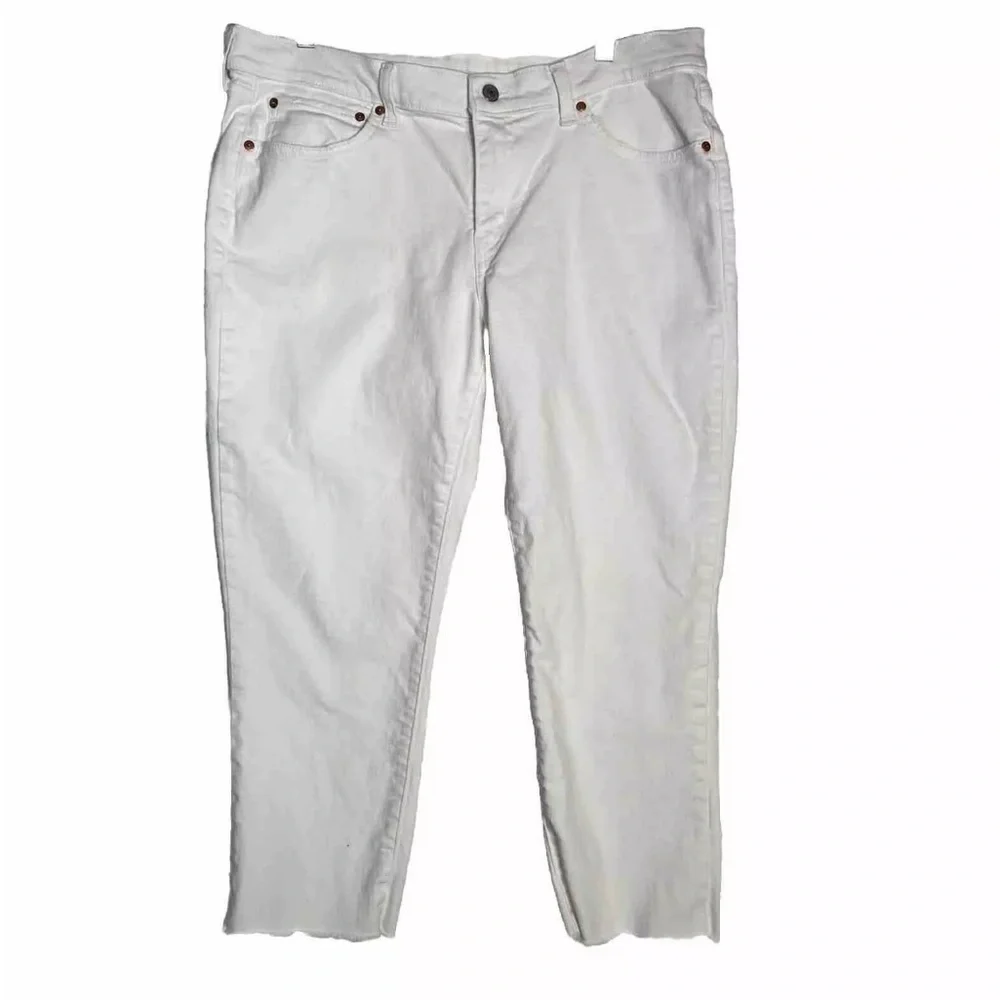 Levi’s White Boyfriend Jeans Raw Hem Women's Size 33